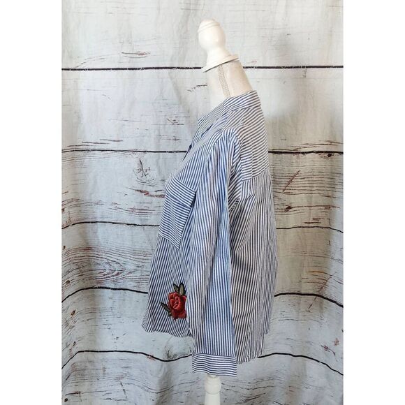 Rails Frances Banker Stripe with Floral Embroidery Patches Button Up Top Size Me - Picture 4 of 7